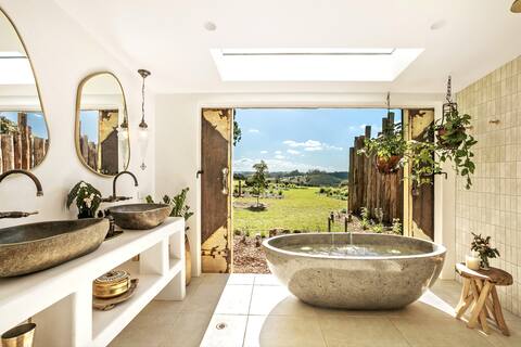 *NEW*Three Meadows Cottage located Byron Bay