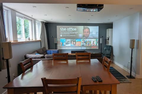 Private Beach & Hot Tub - Home Theatre 4K Atmos