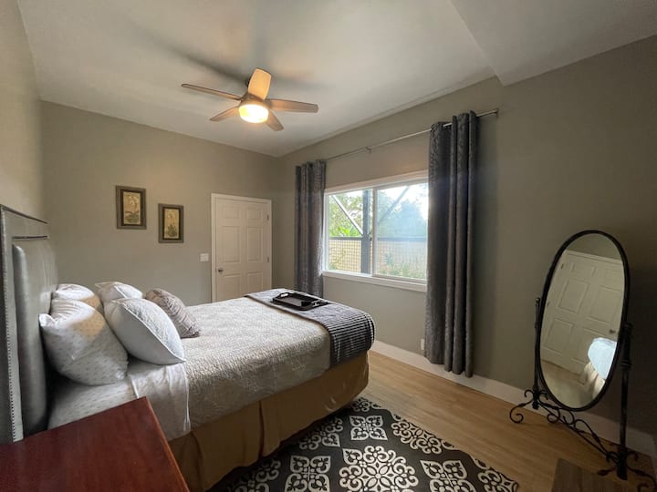 ห้องนอนใหญ่