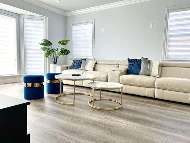 Luxury Modern Home in SGV – Fast Wi-Fi, Sleeps 7!