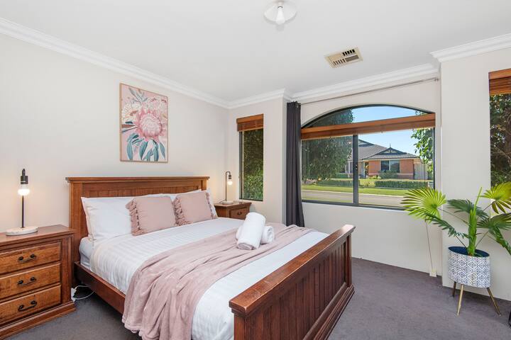 Serenity and Style: Your Ashby Getaway Awaits gallery image 5