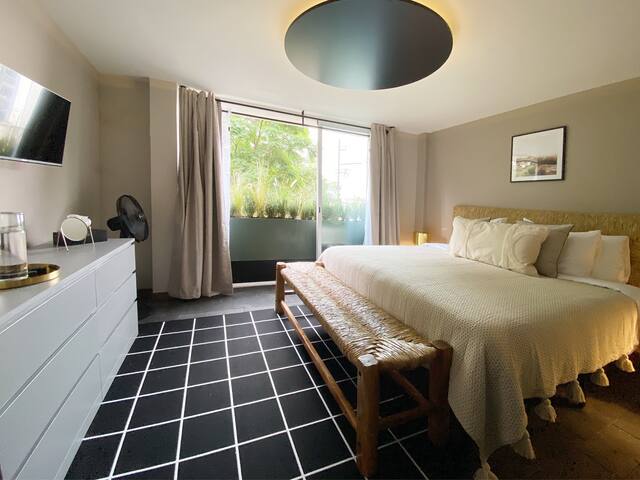 Chic Condesa gem with a terrace! gallery image 5