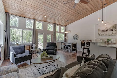 Trinity River Farmhouse: Boat Launch | Fire Pit