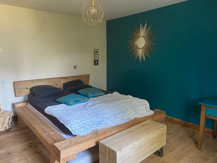 Spálňa na poschodí so 160 lôžkami a detskou postieľkou 