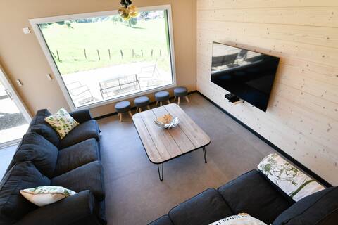 Top performing Airbnb: La Remise au Vert, cottage for 14 people in Doubs