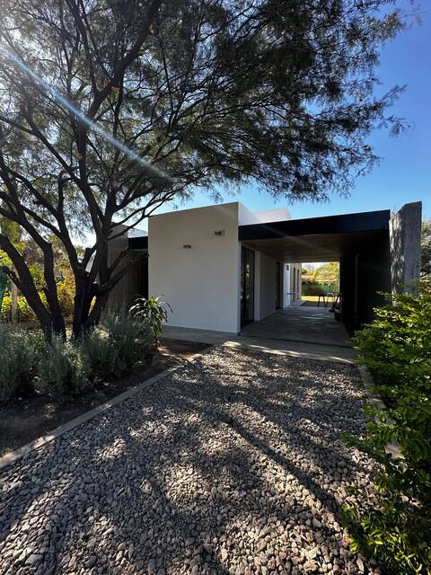 Casa del cerro 1 | Three Houses