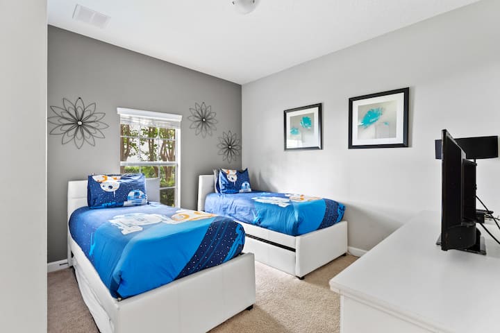 Vitanda 2 vya ukubwa wa watu wawili