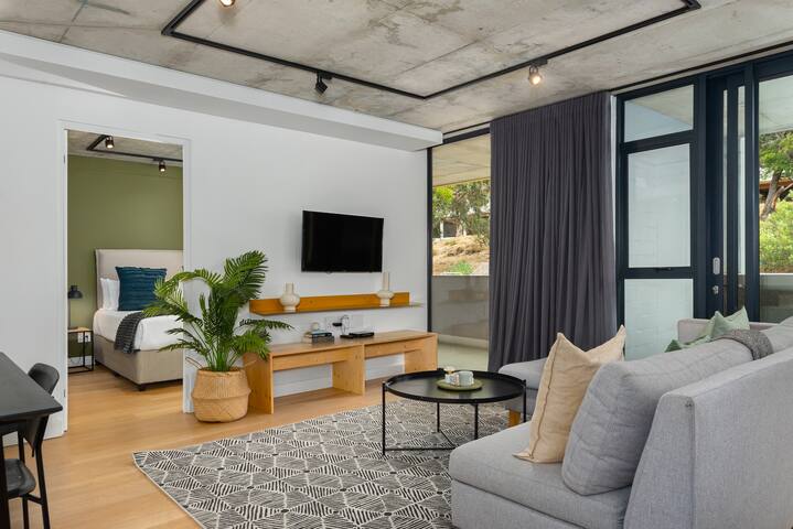 Exclusive 3Bed in the Heart of Bo-Kaap | Netflix gallery image 5