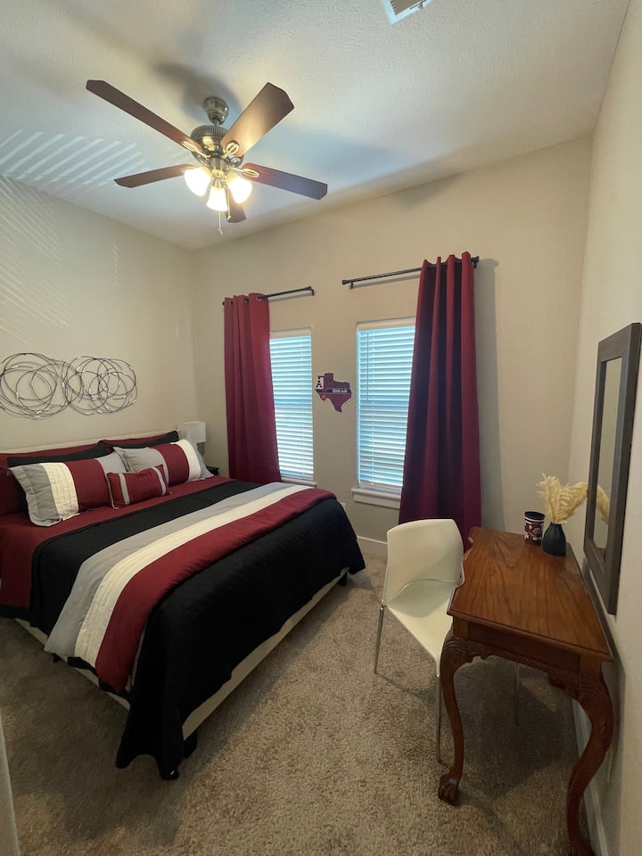 Десна спална соба