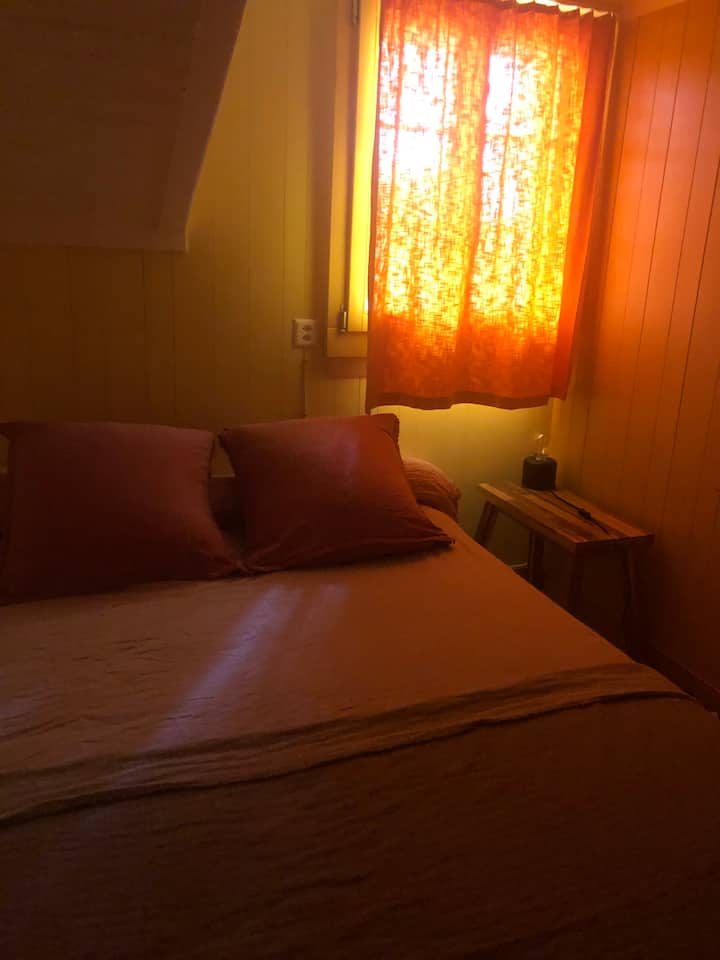 Малка двойна стая