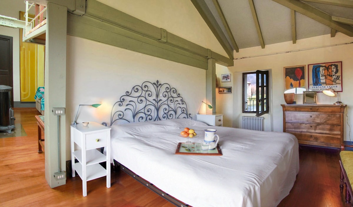 ห้องนอนใหญ่พร้อมคานเปิดโล่ง 