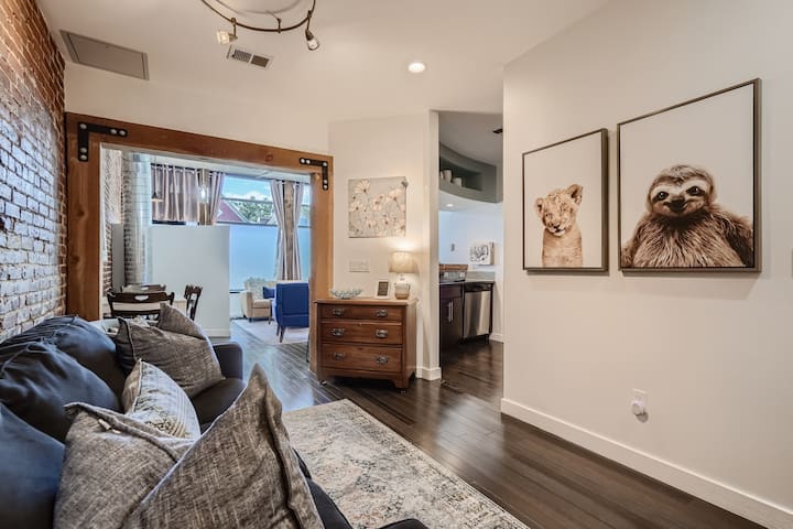 2 dnevna boravka/kauč na razvlačenje u veličini bračnog kreveta