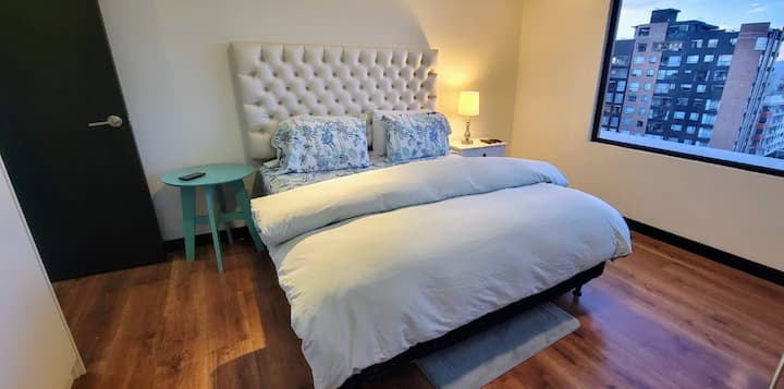 1. spavaća soba, glavna s privatnom kupaonicom