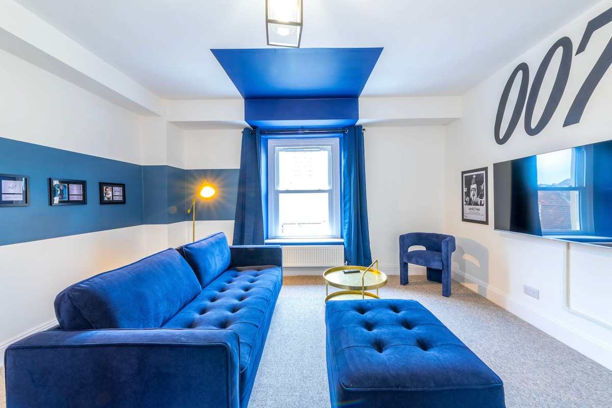 Popular Airbnb listing: Modern Skyfall-Free Parking by Prescott Apartments in Long Ashton