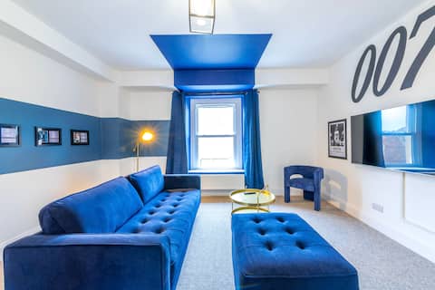 Popular Airbnb listing: Skyfall with Free Parking by Prescott Apartments in Long Ashton