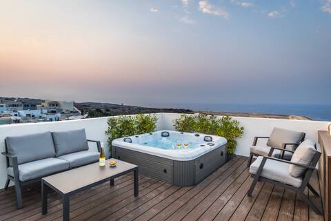 Private Penthouse w/ Spa Bath Pembroke, St Julians
