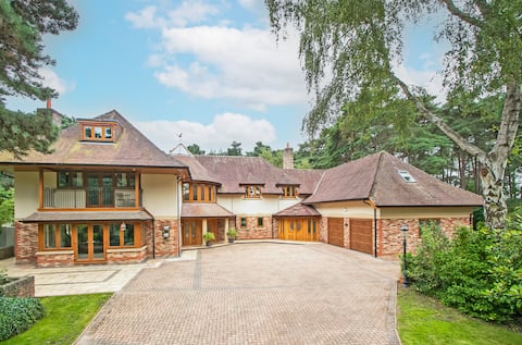 Scotsdale - secluded family home