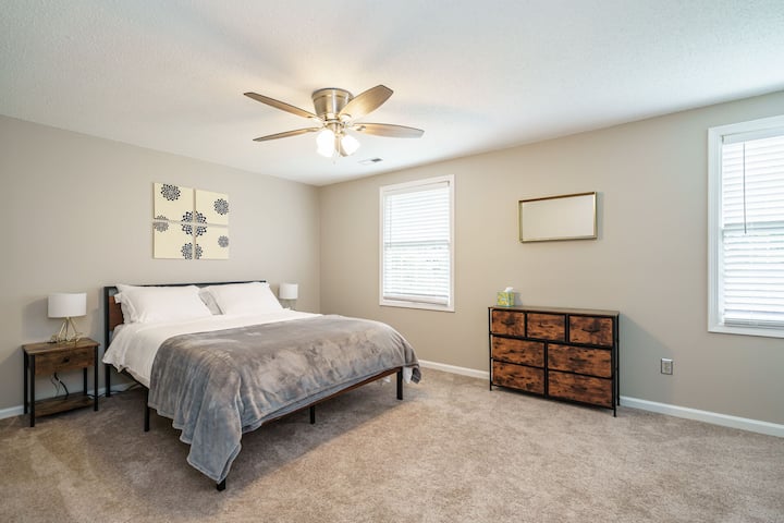 Slaapkamer #2 (queensize matras)