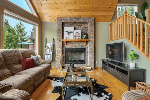 Cedar & Sage | Hot Tub | A-Frame | Family Friendly