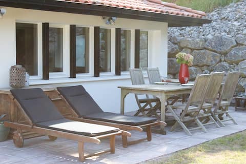 Annonce Airbnb populaire: Apartment & garden in Ciboure, all within walking distance à Ciboure