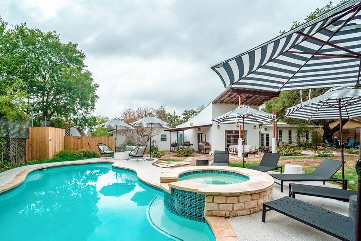 Eclectic Gem: Pool, Hot Tub, Near SoCo & Downtown gallery image 2