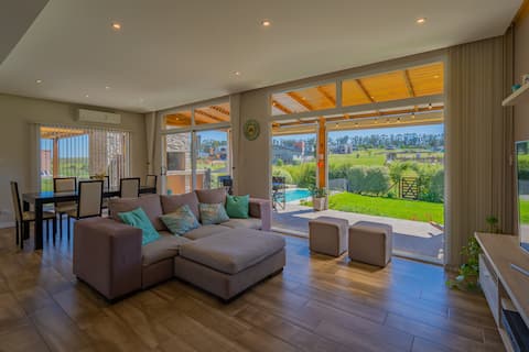 Top performing Airbnb: Spectacular summer house in Colonia Chapadmalal