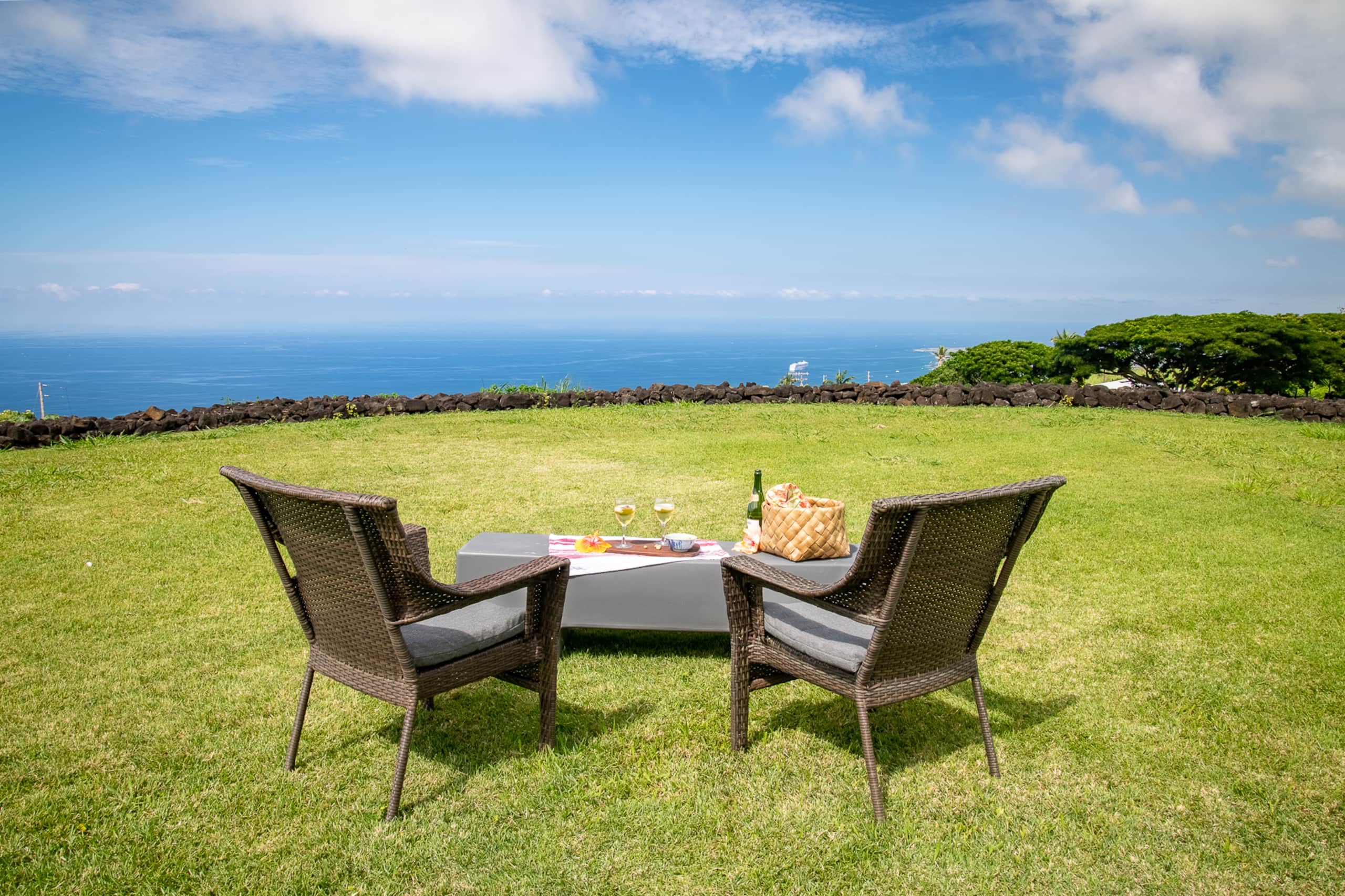Artsy Hale Akala Cottage, Hōlualoa, Kona - Photo 11