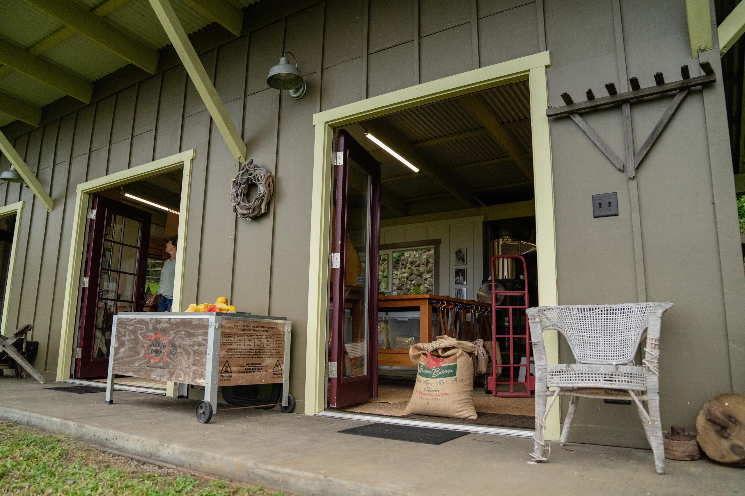 Artsy Hale Akala Cottage, Hōlualoa, Kona - Photo 25
