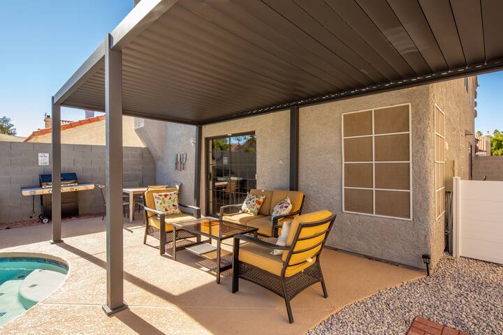 Backyard Heaven, 20m from Strip! gallery image 3