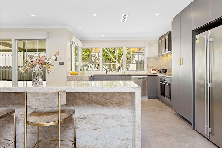 Exquisite Oasis Family Retreat