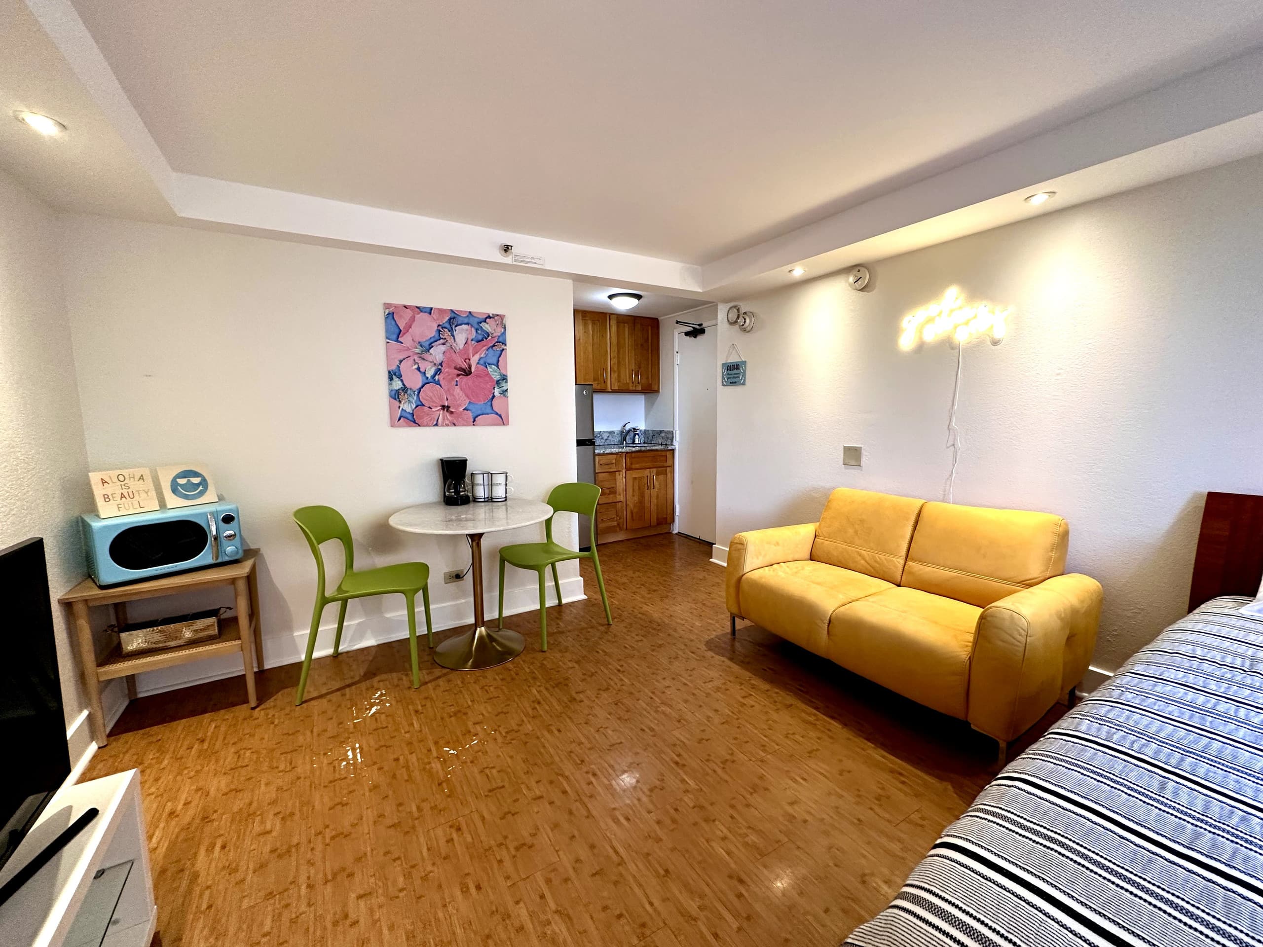 Condo in Honolulu · ★4.91 · Studio · 1 bed · 1 bath - Image 2
