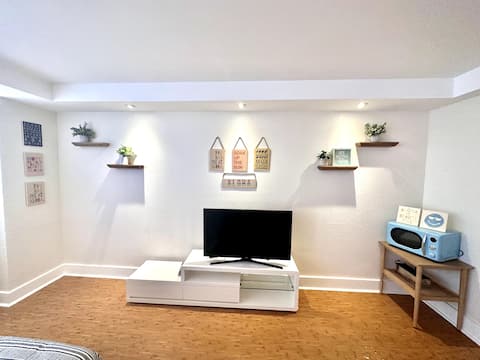 Top performing Airbnb: Cozy Paradise Studio in Waikiki in Urban Honolulu