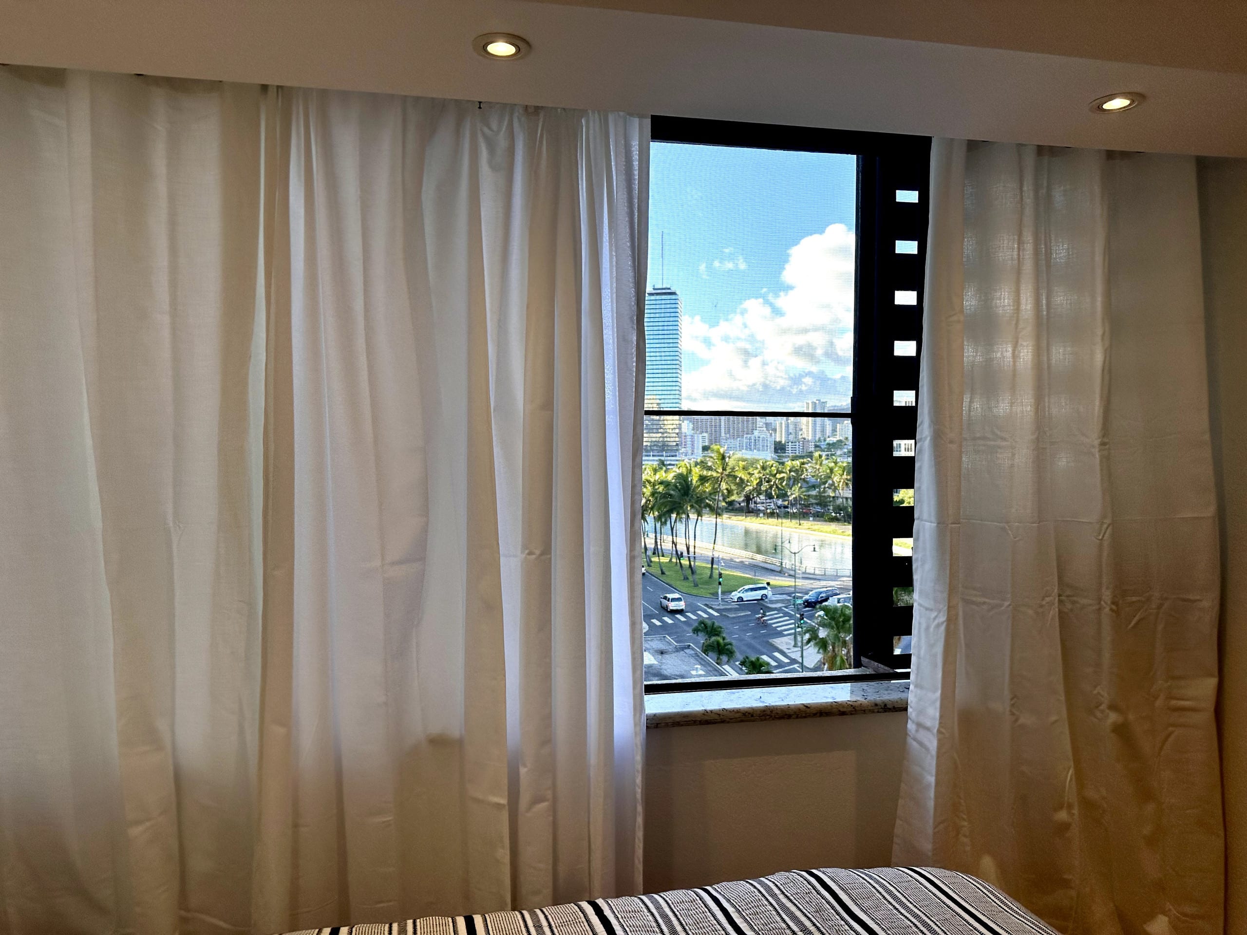 Condo in Honolulu · ★4.91 · Studio · 1 bed · 1 bath - Image 16