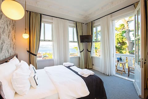Deluxe Room with Unique Sea View and Balcony-Paula 7