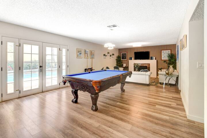 LUX 6BR/3BA Villa Pool+Spa+OutdoorKitchen+Bar+Pond gallery image 4