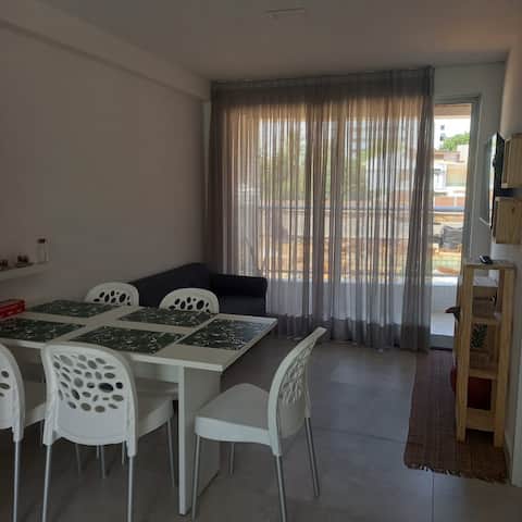 Imóvel de sucesso: New building with balcony in front of Cabo Branco Beach. New em Paraíba