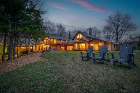 Luxury Cabin On 100+ Acre Sandy Beachfront Lake!