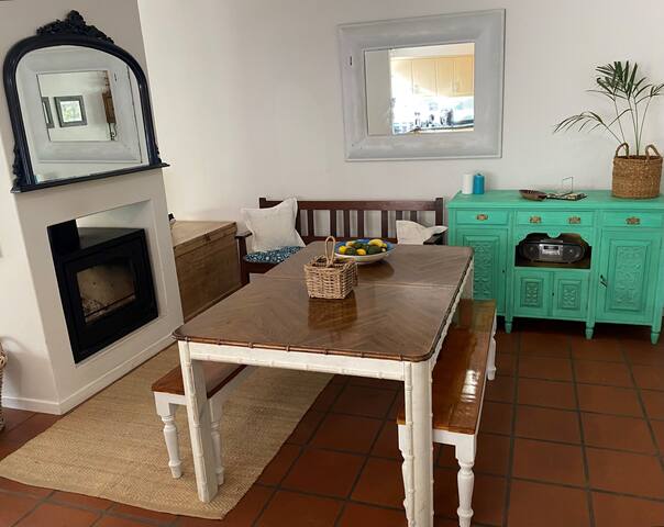 Comfortable & spacious duplex in leafy lane gallery image 2