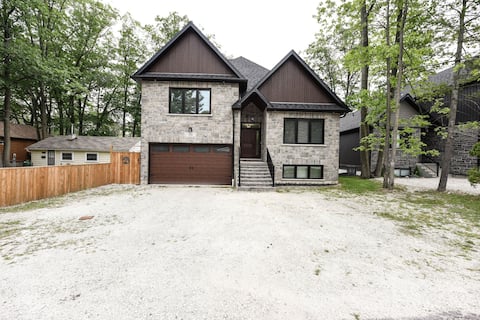 New Waterfront Cottage- Mins To Wasaga Main Beach