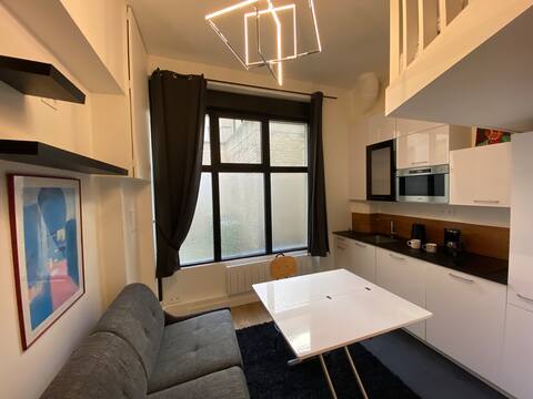 Top performing Airbnb: Renovated Studio Nation in Paris 11e Arrondissement