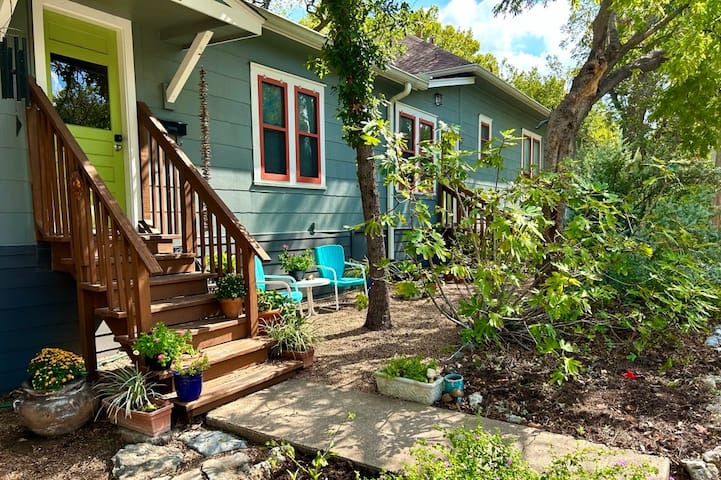 Art House in Heart of SoCo