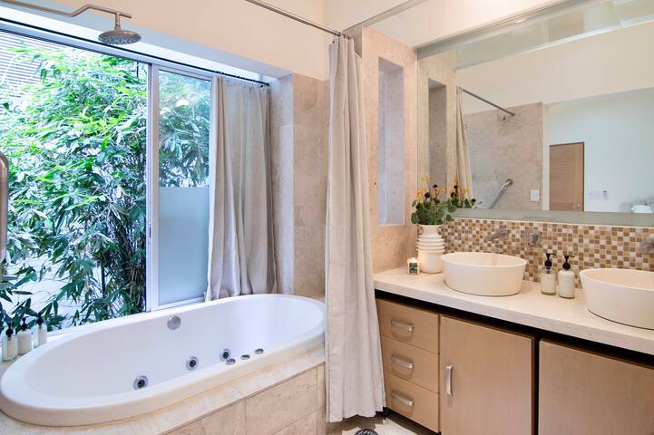 2 Thoughtfully curated Villas / Heart of Condesa gallery image 4