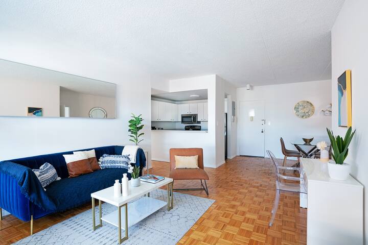 Large UWS Sunny 3 Bedrooms with Balcony #6176 gallery image 2