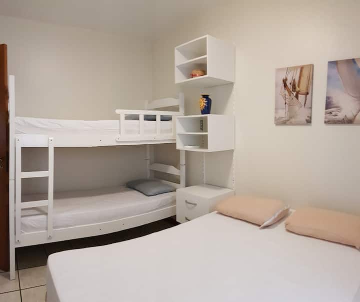 ห้องนอนที่ 2 เตียงและเตียงสองชั้น