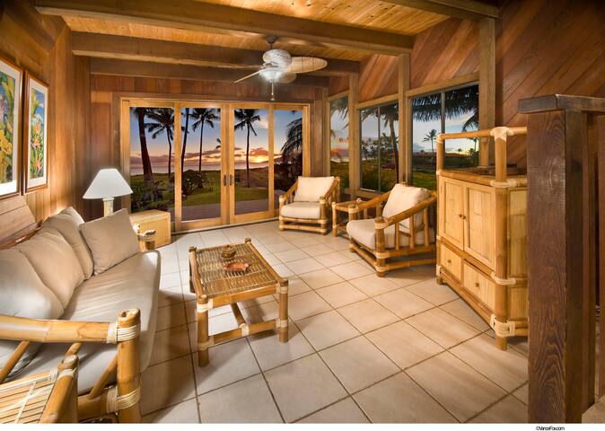 Beautiful Beachfront Townhouse !