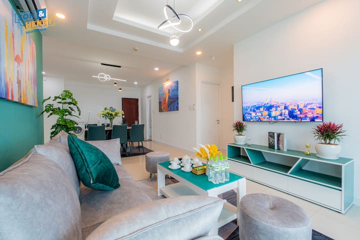 Son & Henry Apartment managed Airbnb listing 3