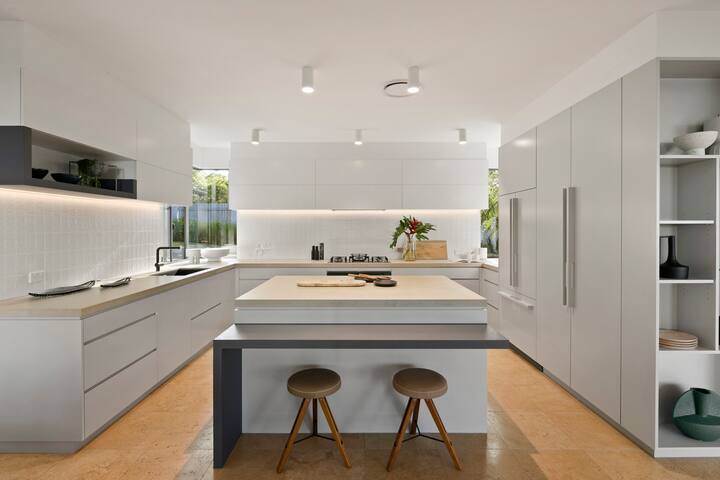 Coastal Haven Vista Retreat gallery image 4