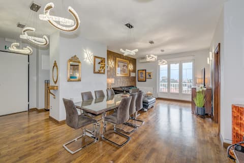 Grand Square Suite - Balcony & City View