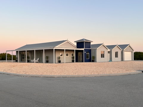 B'Free Escape - Spacious home for 10 guests