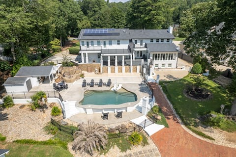 Tranquil Waters Lakehouse l Mansion on Lake Spivey